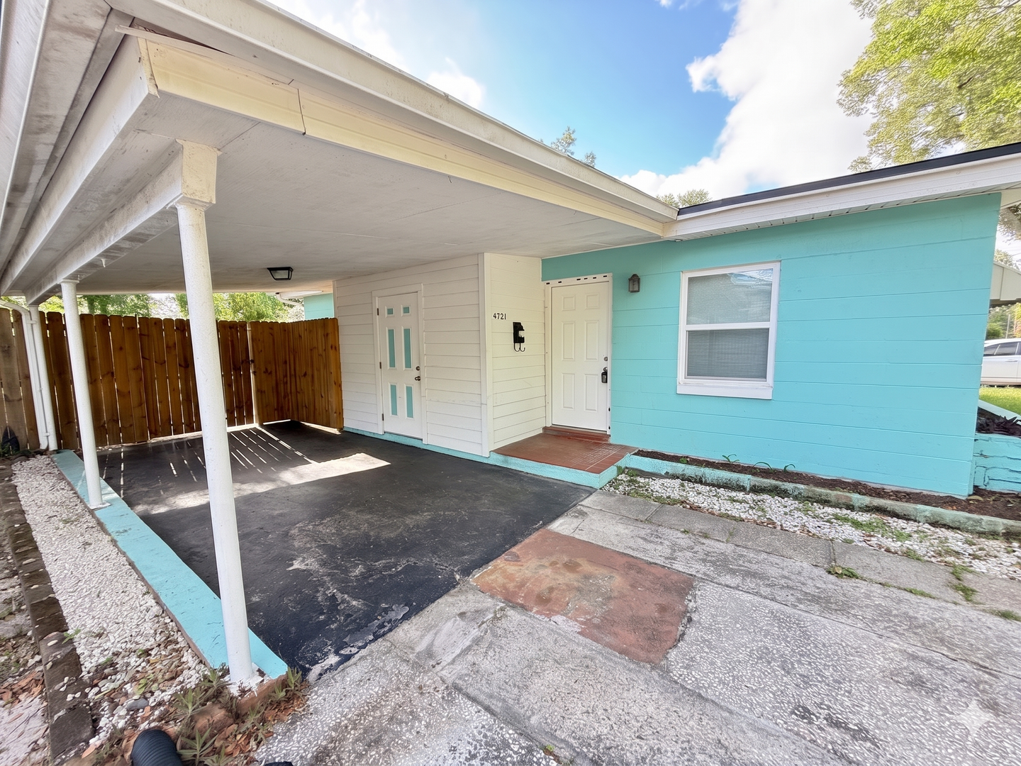 Jacksonville House: 4721 E Castlewood Dr