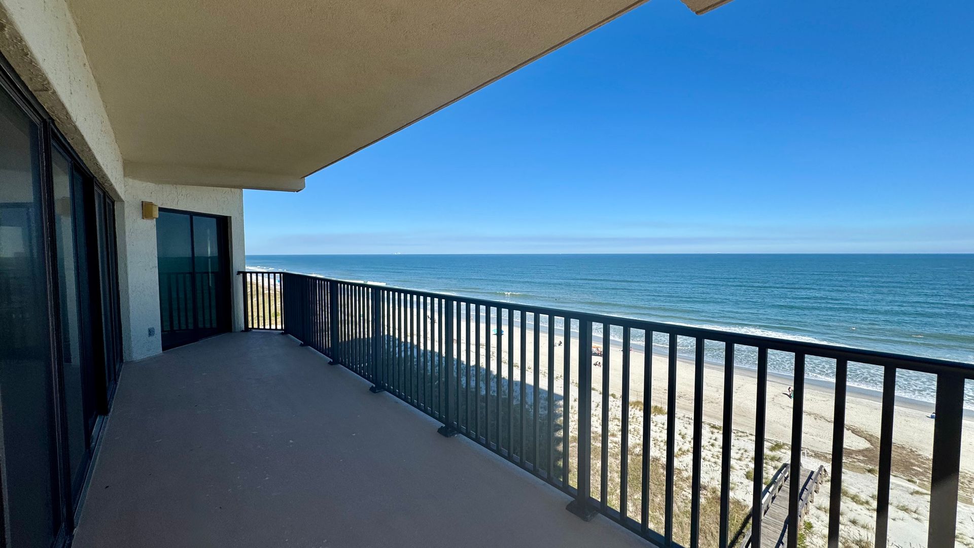 Furnished Beach Front Condo!! Enjoy Costal Life 