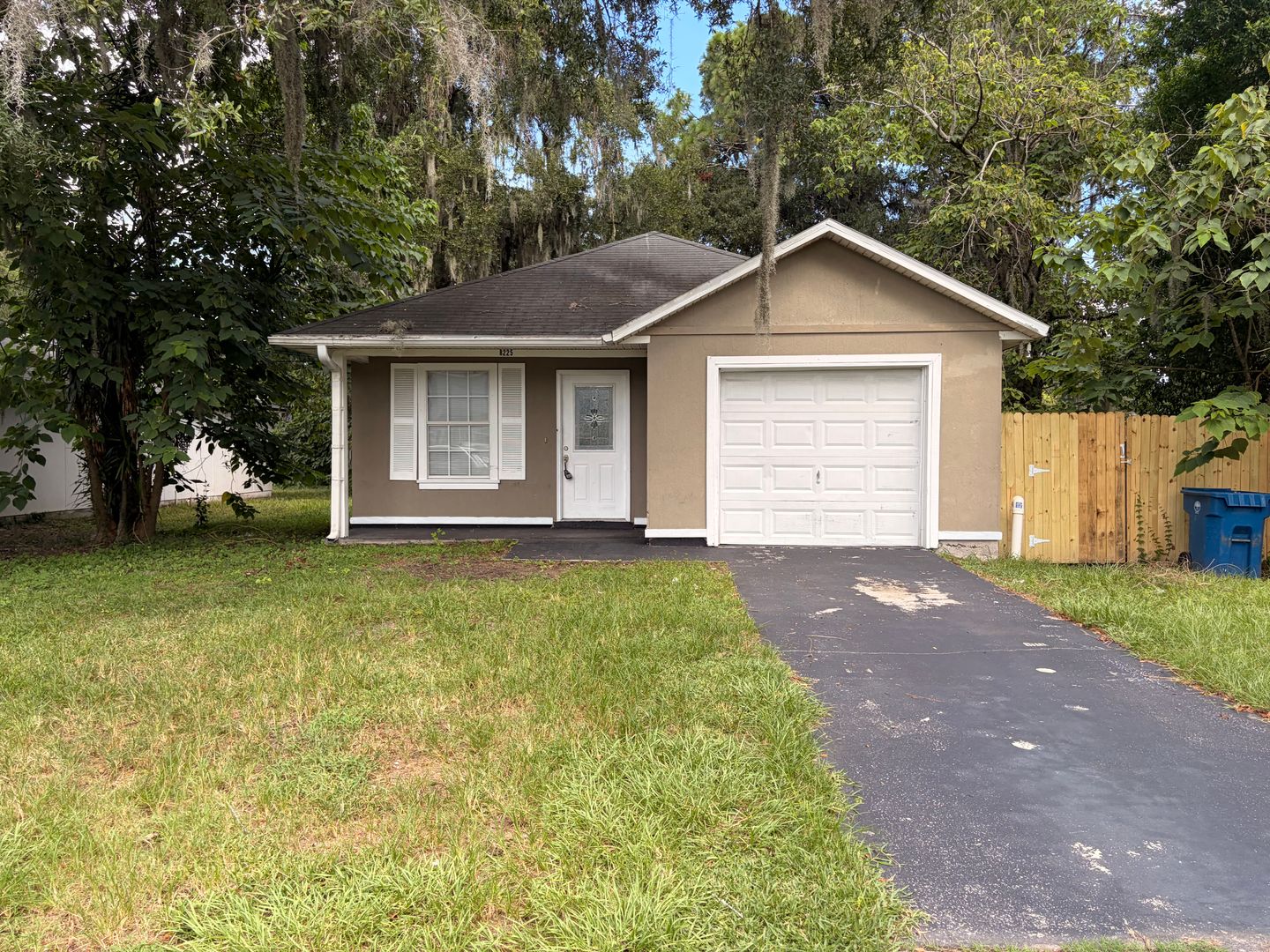 Jacksonville House: 8225 Eaton Ave