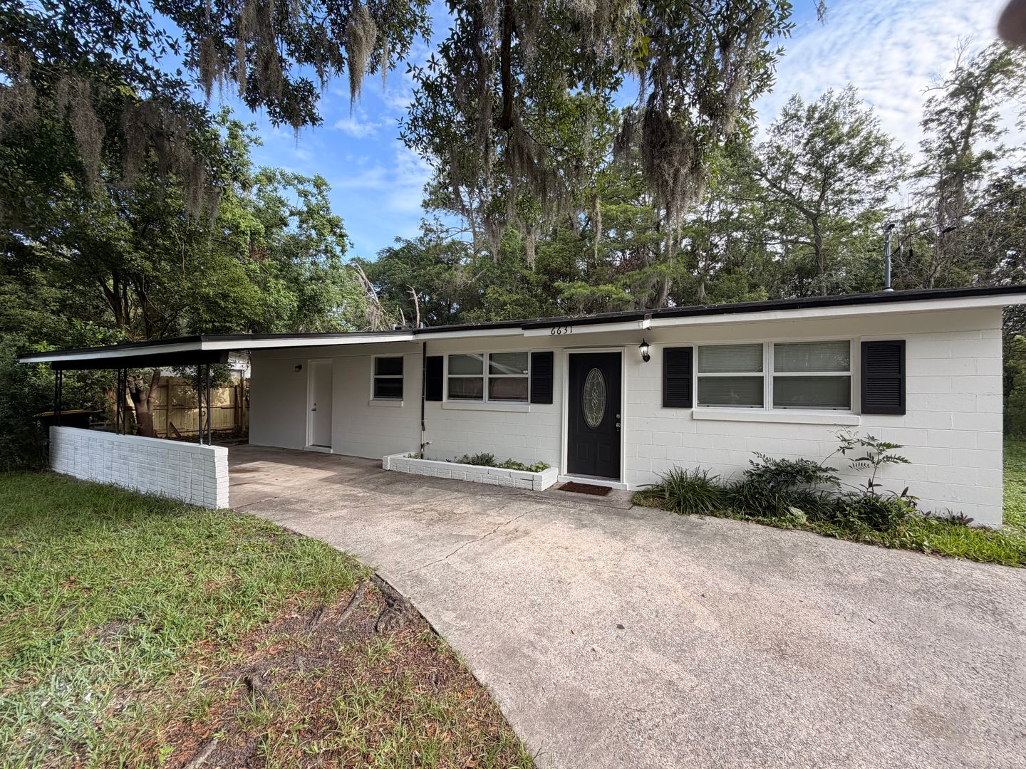 Jacksonville House: 6631 Bo Peep Dr N