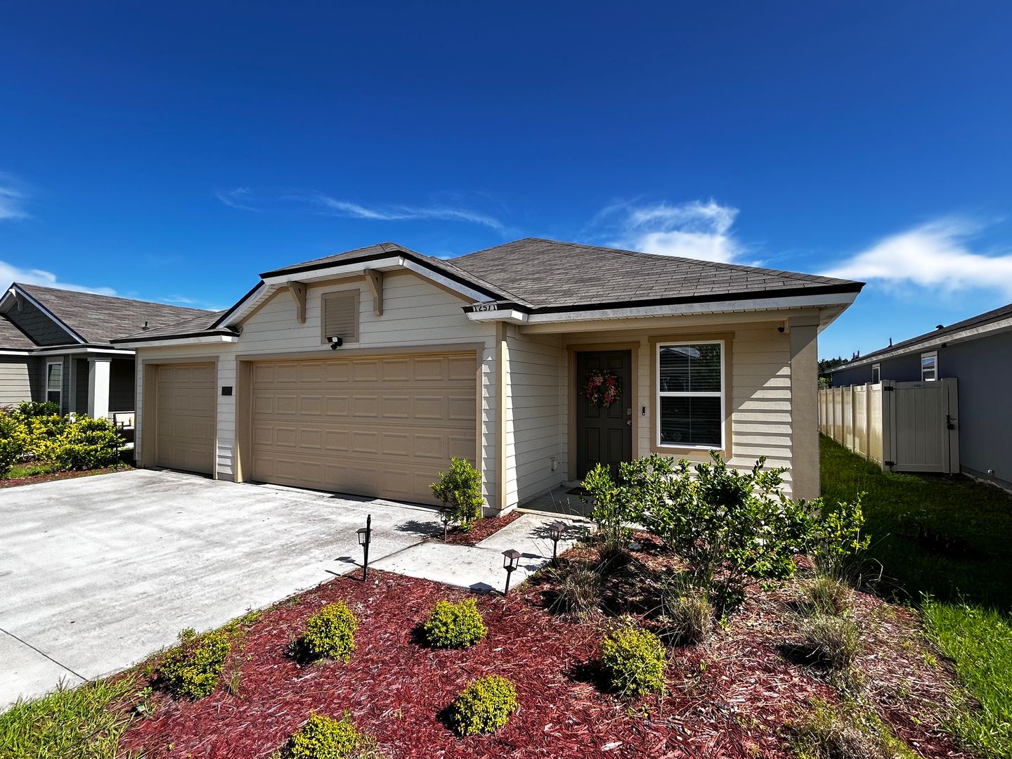 Jacksonville House: 12571 Russian Olive Rd