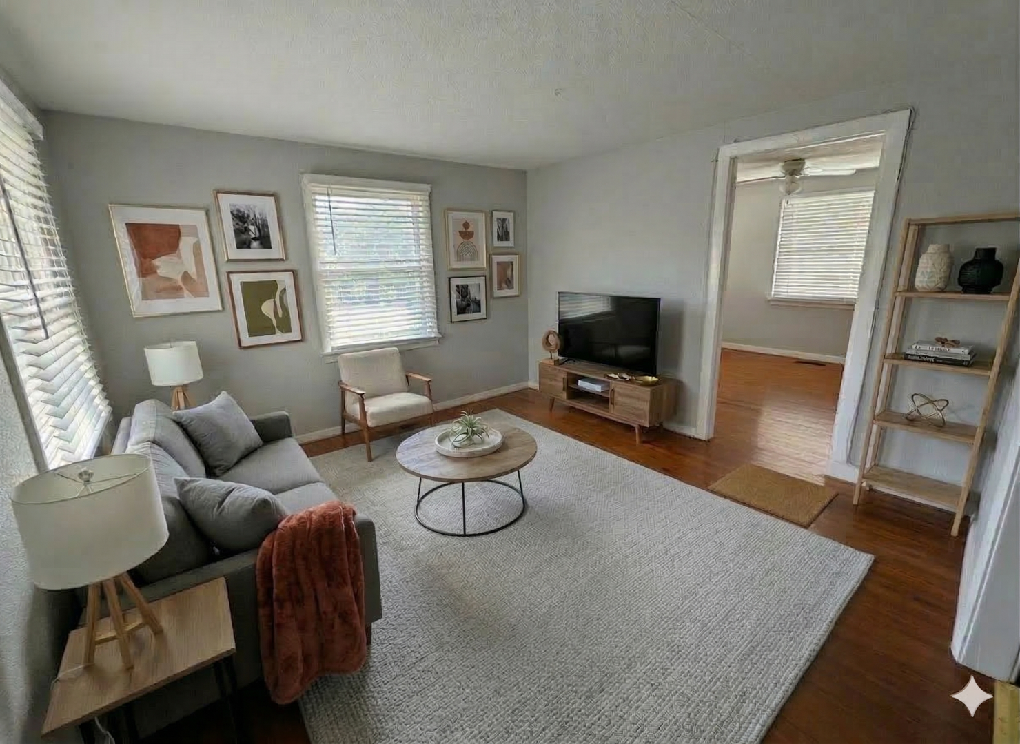 Jacksonville House: 5557 Ramona Blvd