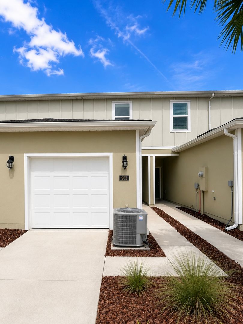 Middleburg Townhome: 903 Rivertree Place