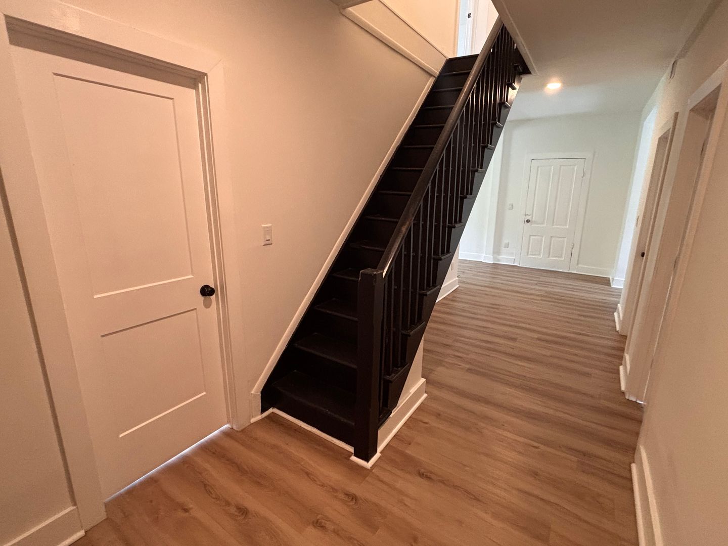 30 Sanford St- UP 8 of 12