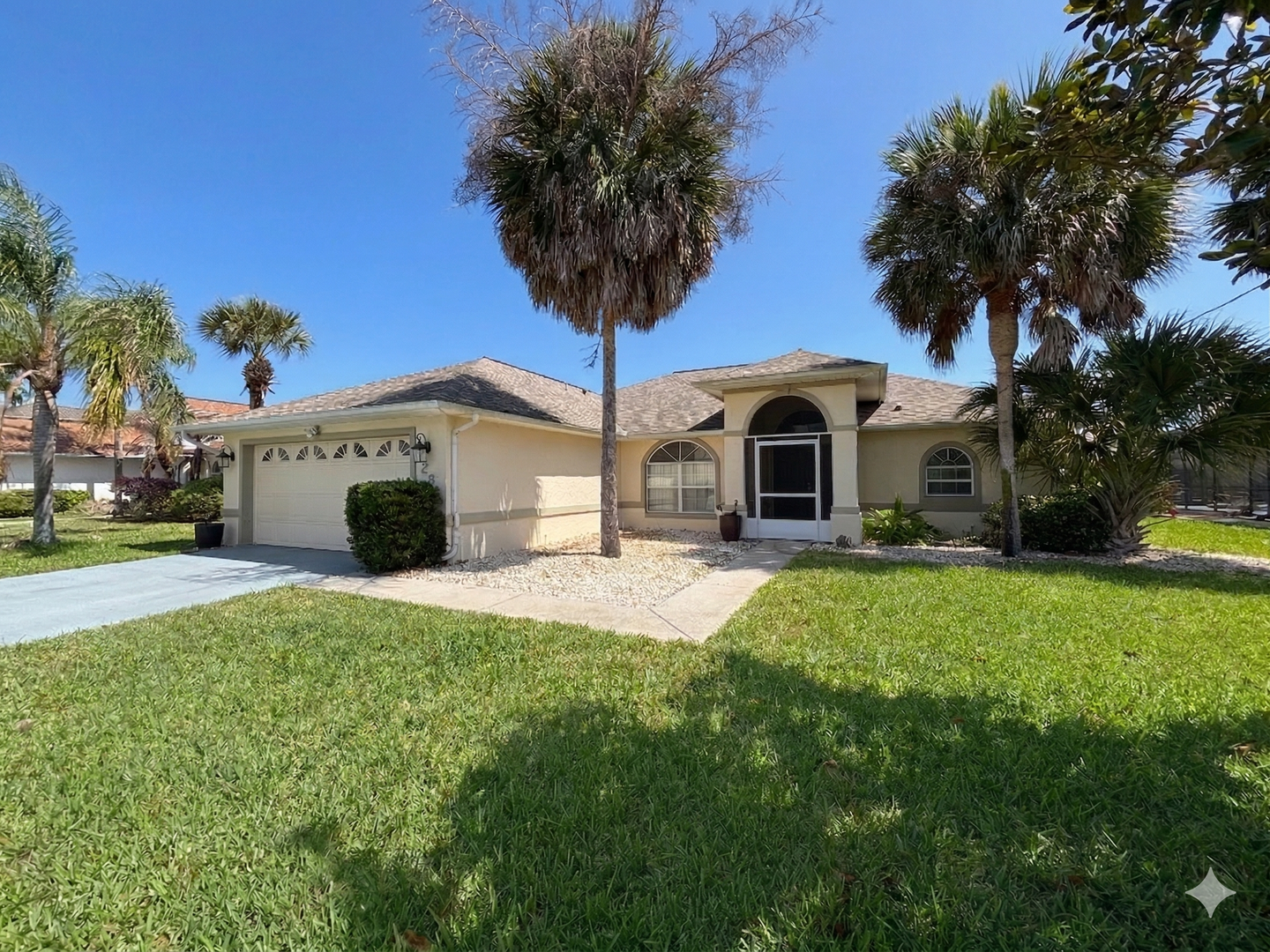 Palm Coast House: 20 Clarendon Ct N