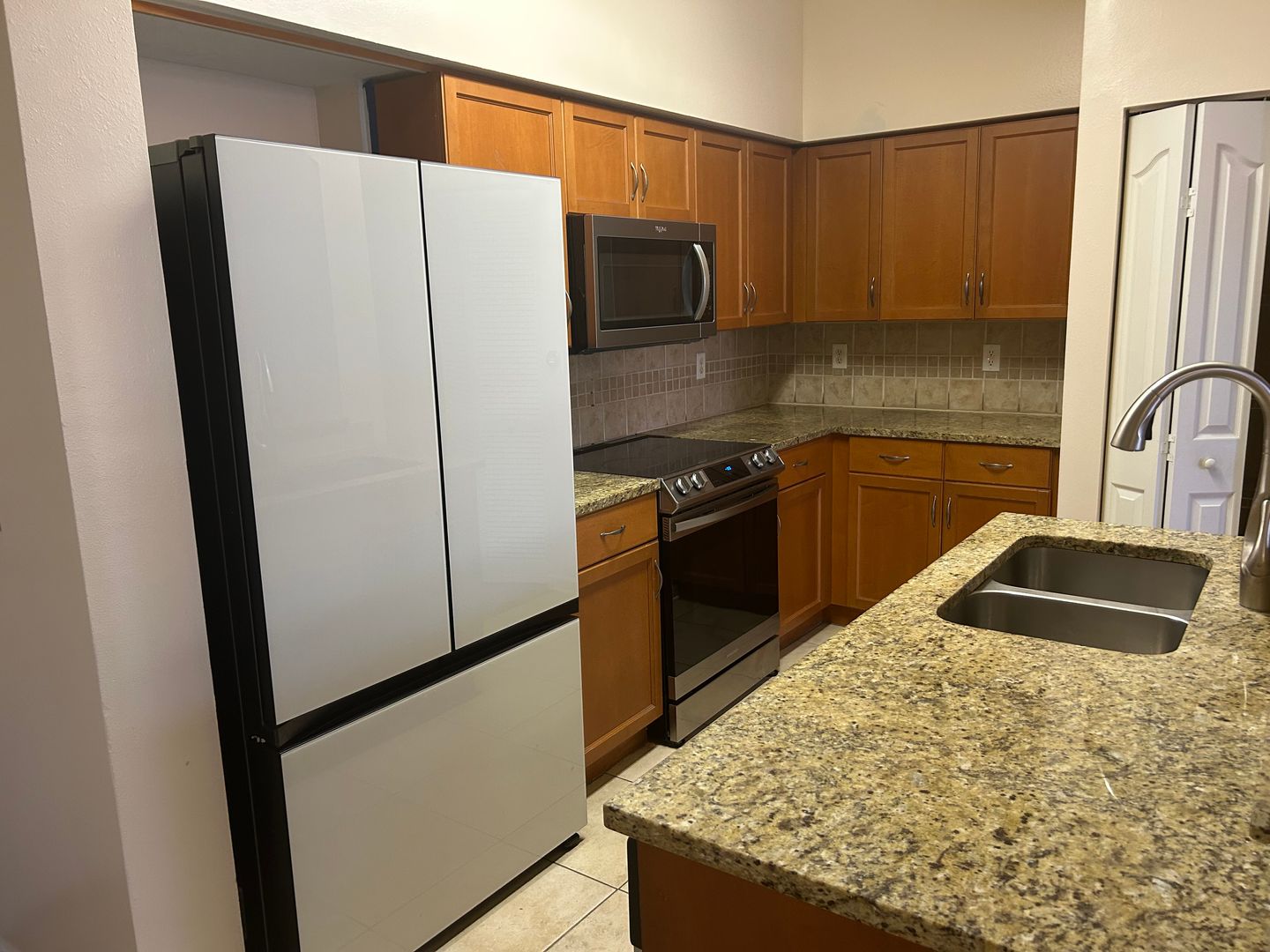 Jacksonville House: 10435 Midtown Parkway
