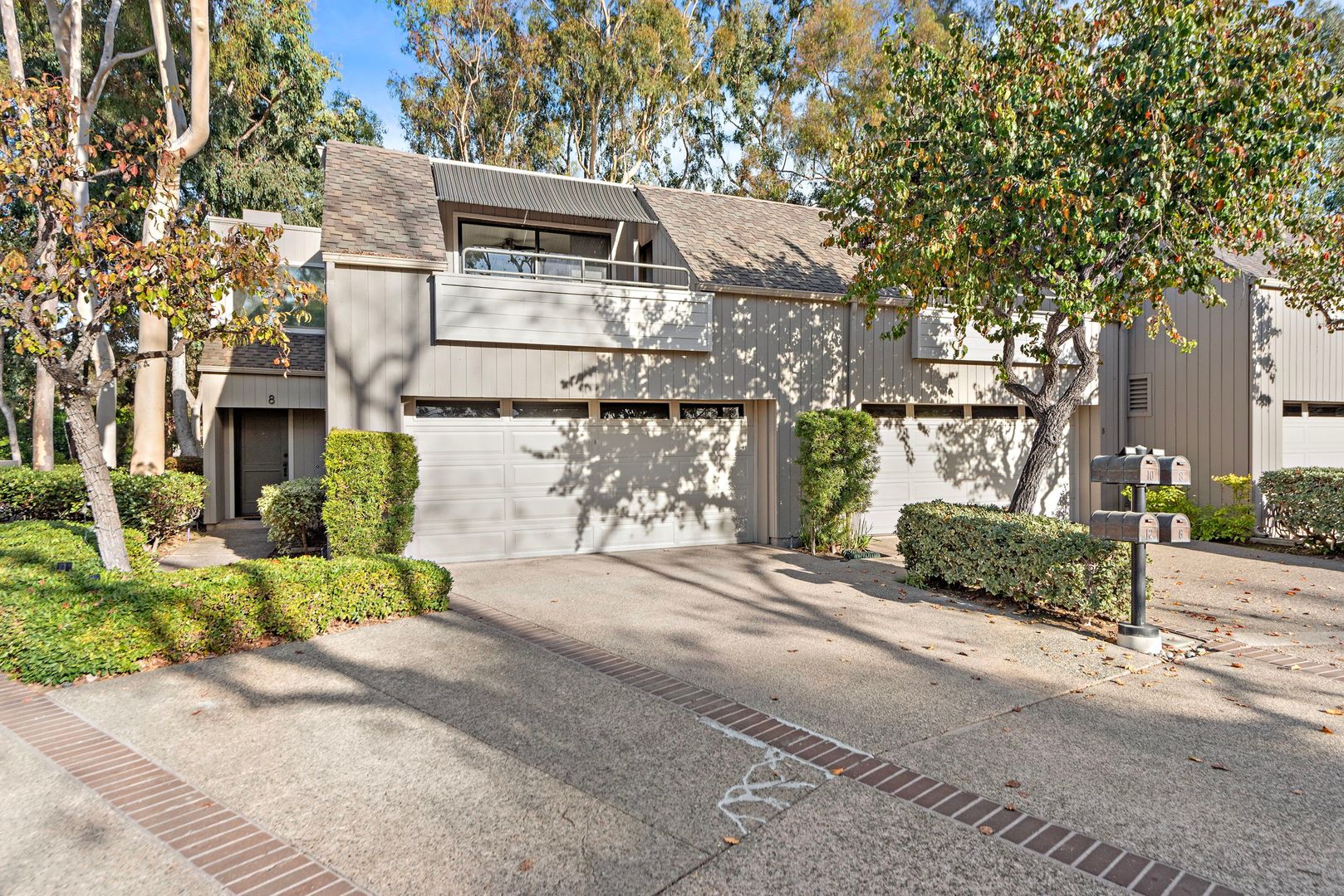 Irvine Townhome: 8 Rocky Glen