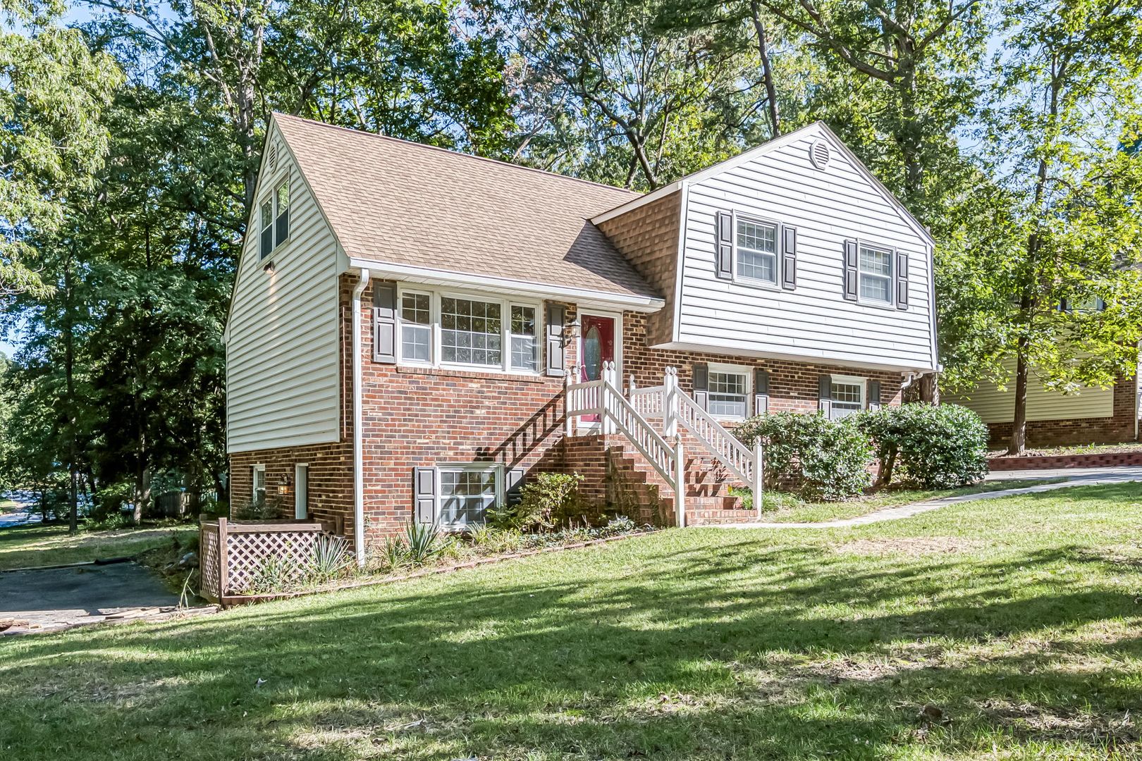 Midlothian House: 12060 Duckbill Dr