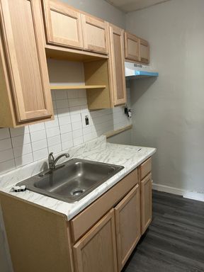 3 Bedroom House – 1033 W MONMOUTH ST, Philadelphia, PA 19133