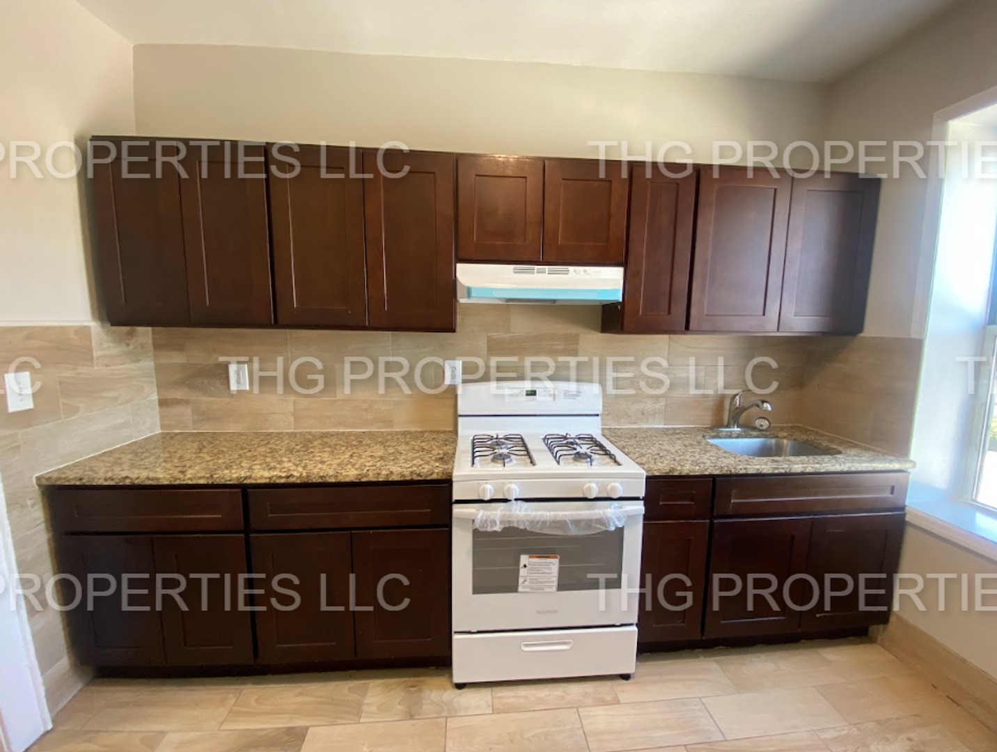 Orange Apartment: 671 Lincoln Ave.