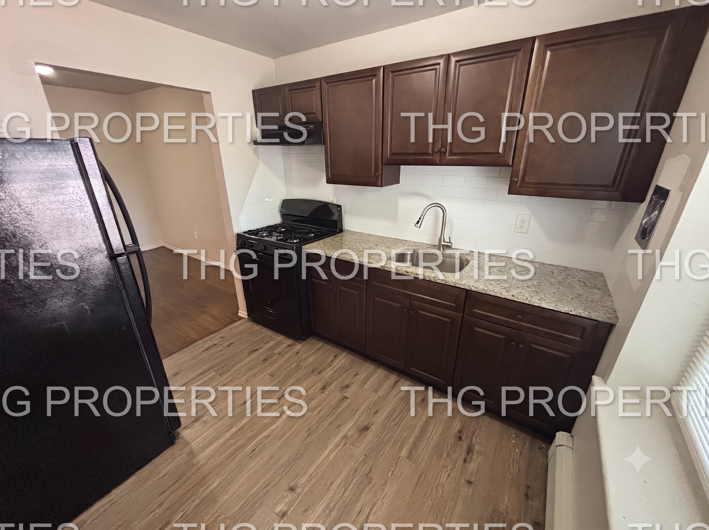 Plainfield Apartment: 600-610 East Front St.