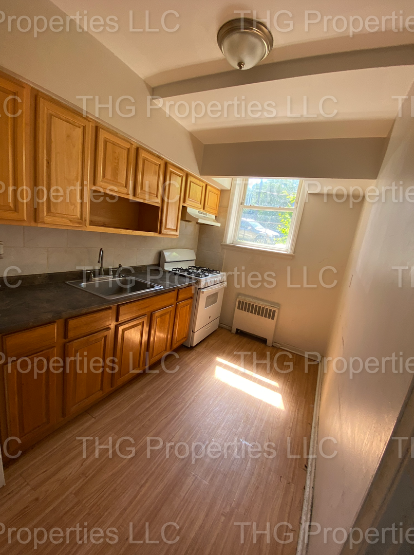 Hillside Apartment: 1510 North Broad Street