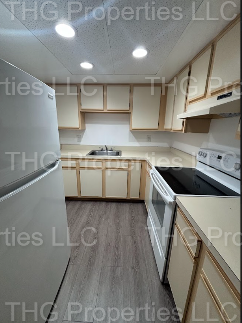 Victory Gardens Apartment: 369 Washington Ave