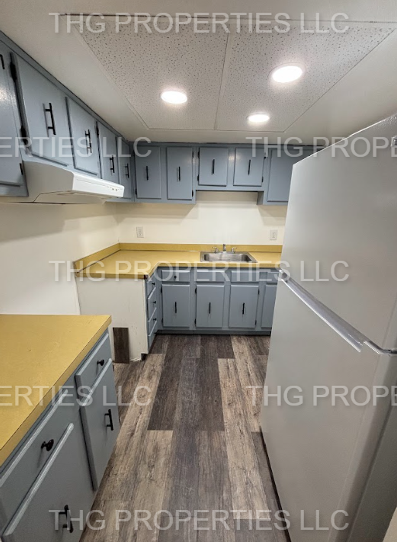 Victory Gardens Apartment: 369 Washington Ave