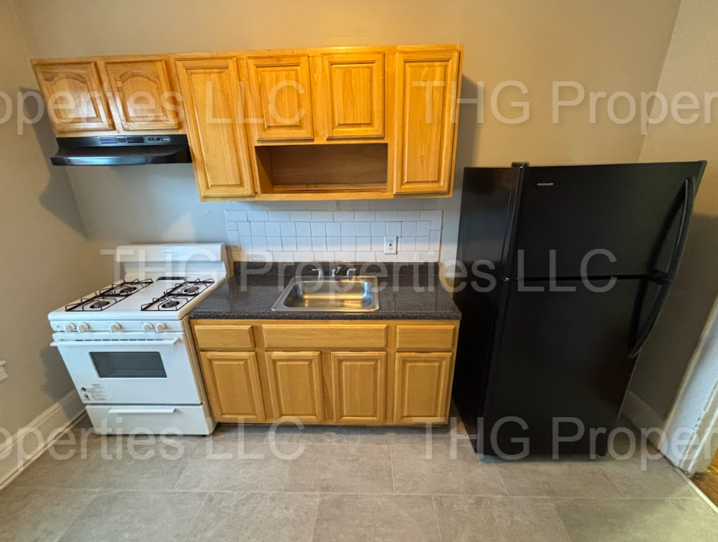 Orange Apartment: 490 Tremont Ave.