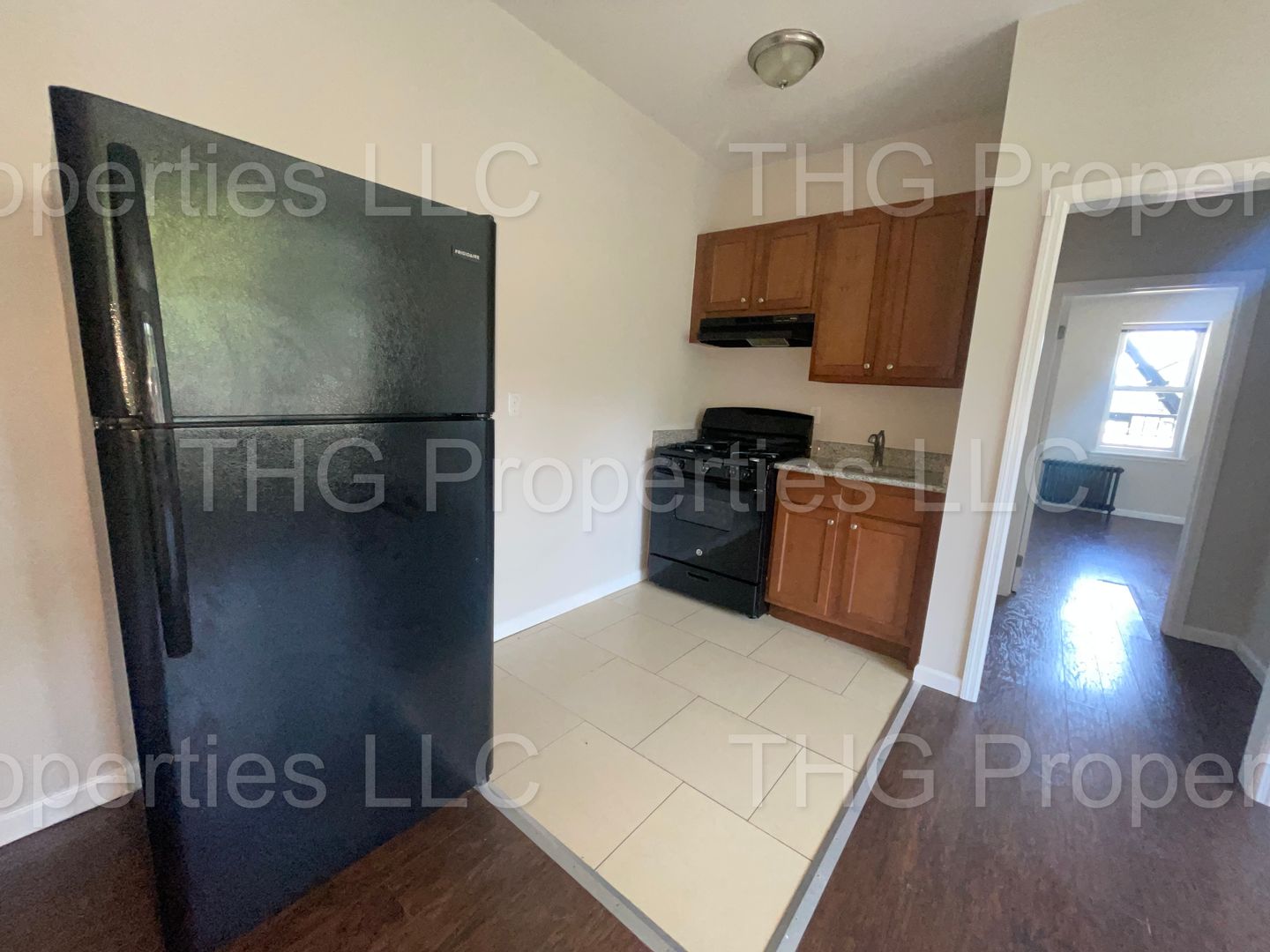 Orange Apartment: 641 Lincoln Ave.