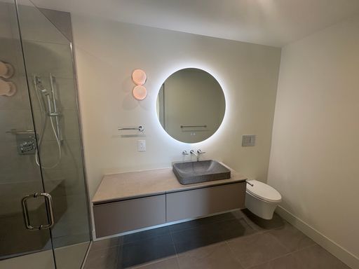 517 W Main St-1 Bed & Den/1.5 Bath – photo 1