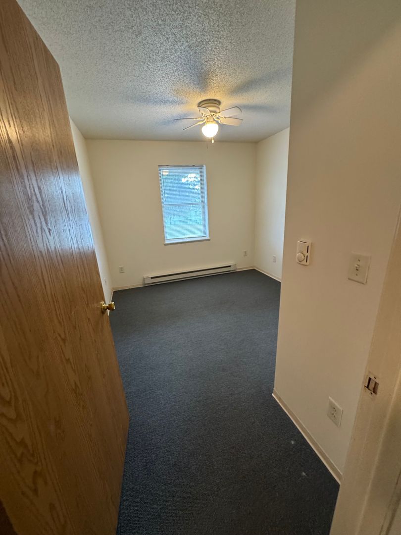 Platteville Apartment: 90 E. Gridley Ave