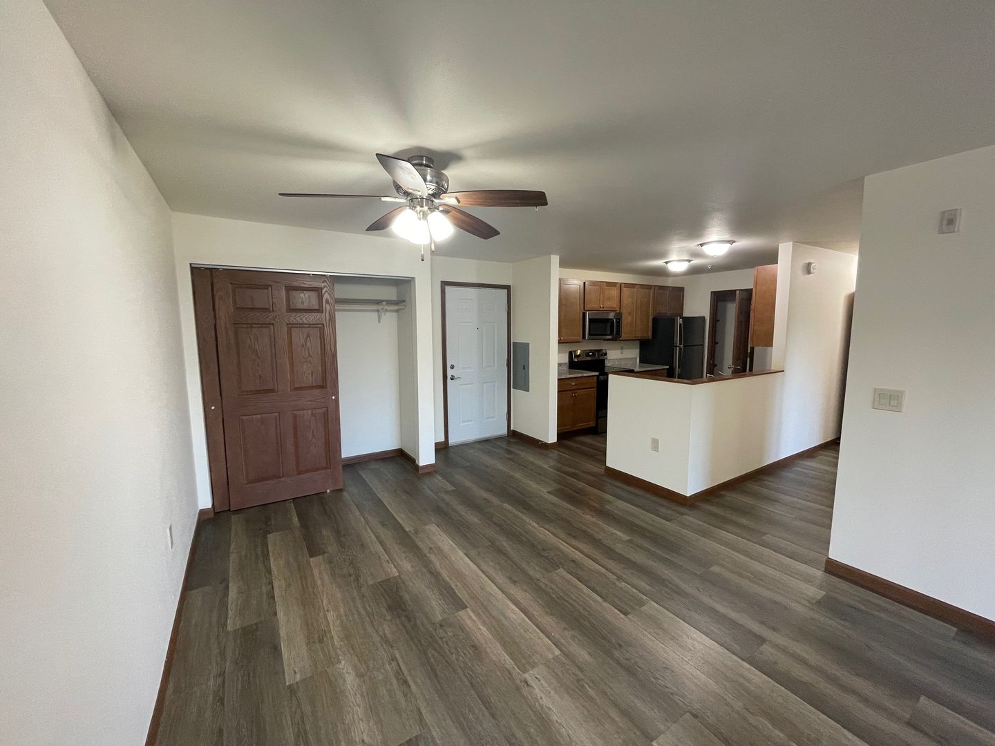 Madison Apartment: 3148-3172 Muir Field Rd