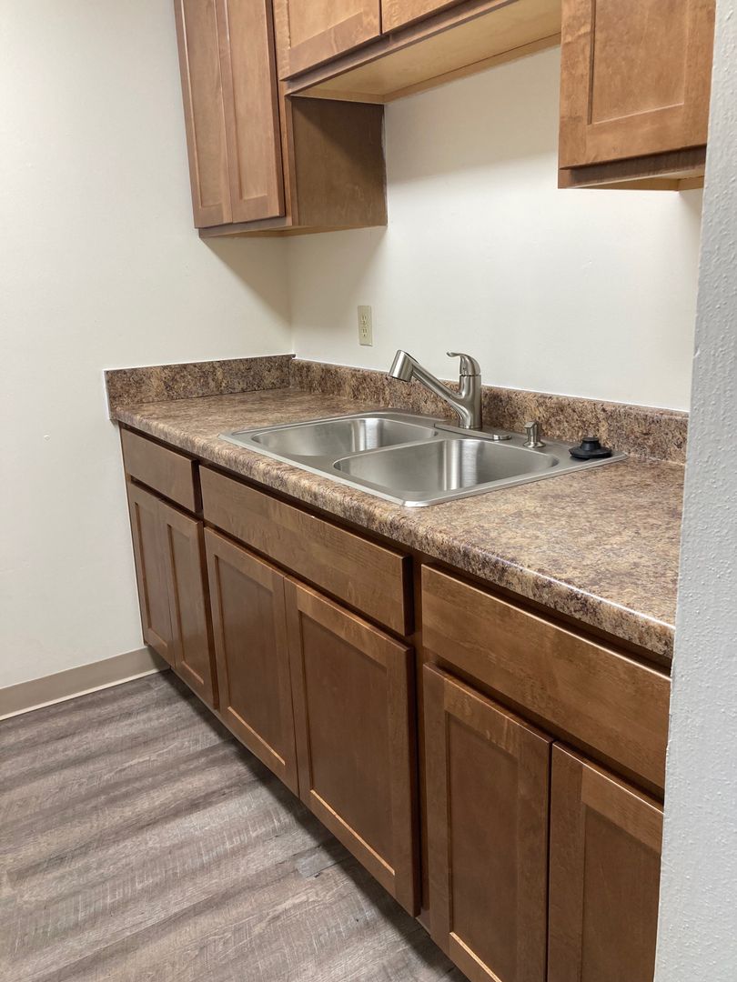 Edgerton Apartment: 1320-1322 W Meadow Dr