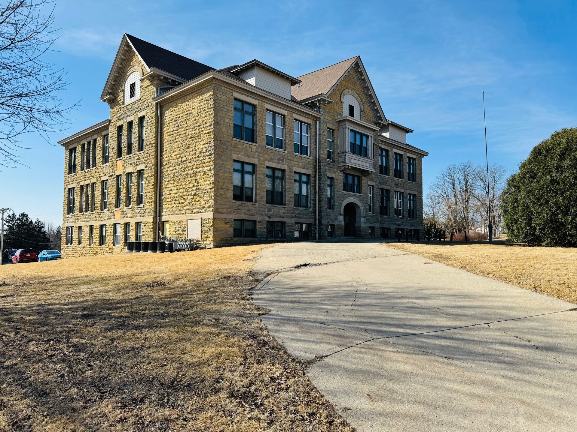 Mineral Point Apartment: 530 Maiden Street