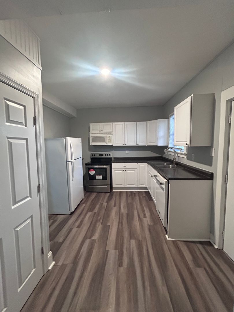 Richmond Apartment: 2915 Hull St Unit