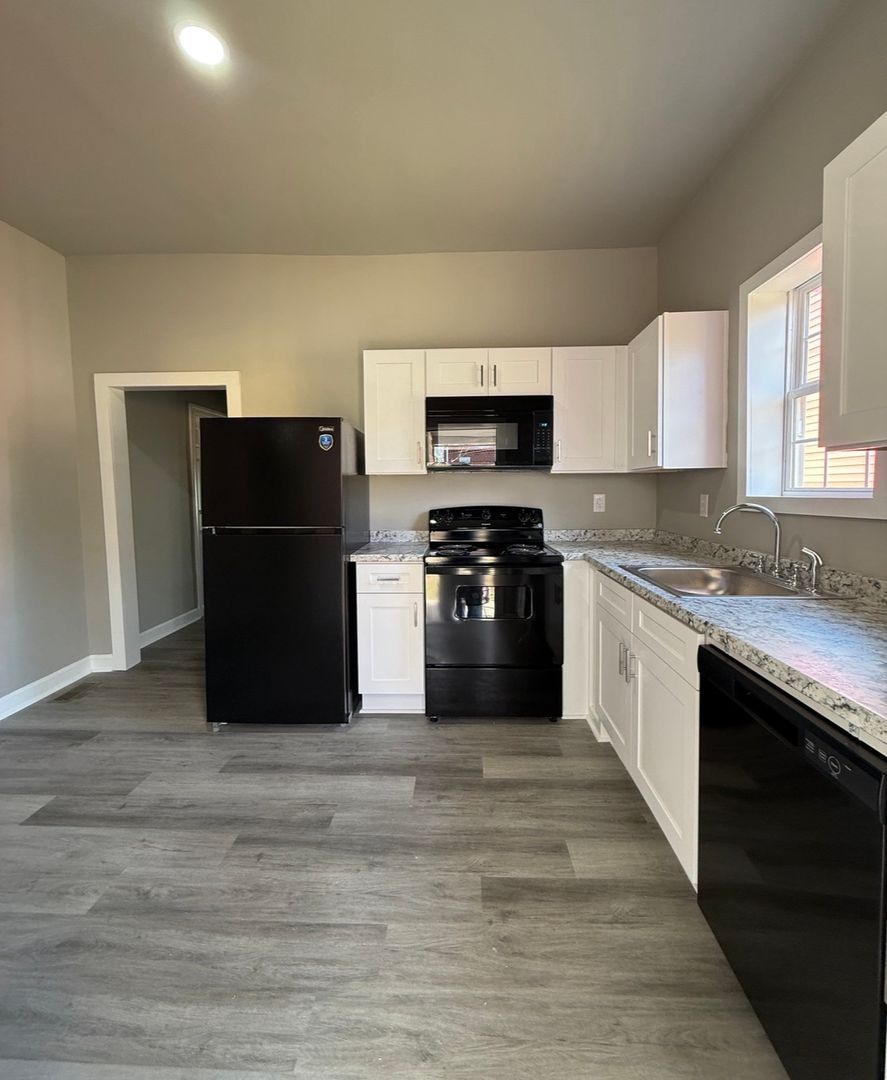 Winston Salem House: 118 E. 14th St.