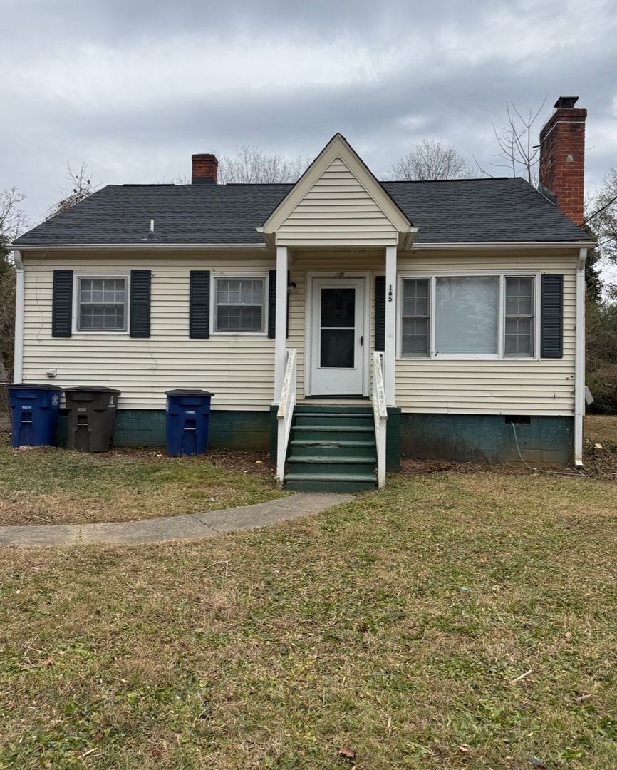 Winston Salem House: 165 Endsley Ave.