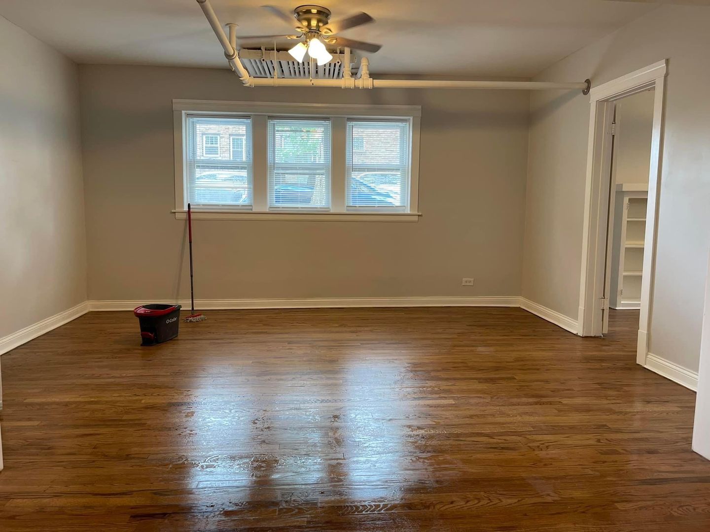 Chicago Apartment: 3906 N Lockwood Ave