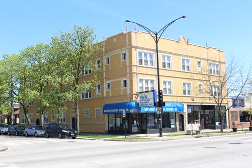 Beautiful, spacious 2 Bedroom / 1 Bathroom apartment across from Riis Park – photo 1
