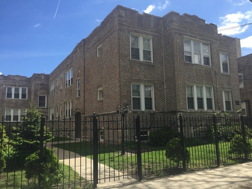 Recently renovated 1 bed / 1 bath in vintage brick building in Belmont Cragin – photo 1