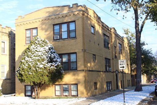 Beautiful, spacious 2 Bedroom / 1 Bathroom apartment across from Portage park – photo 1