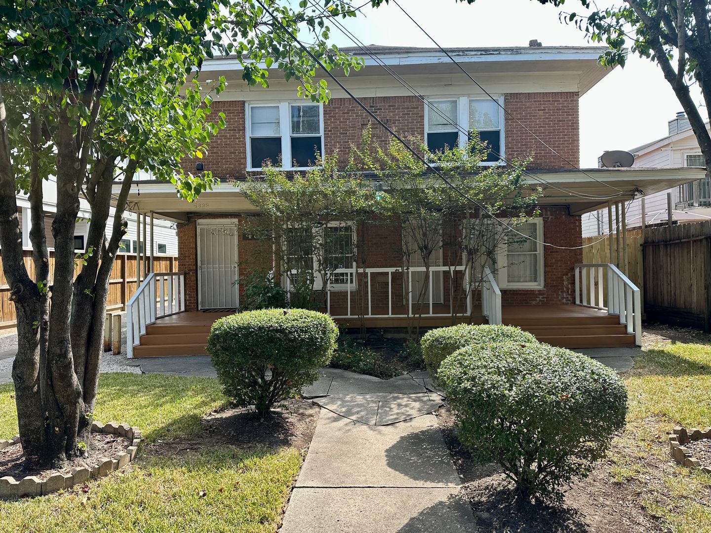 Houston Apartment: 4823 Jackson