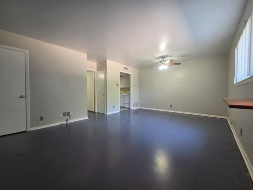 Charming downstairs 1 bedroom near downtown at Locust Center – photo 1