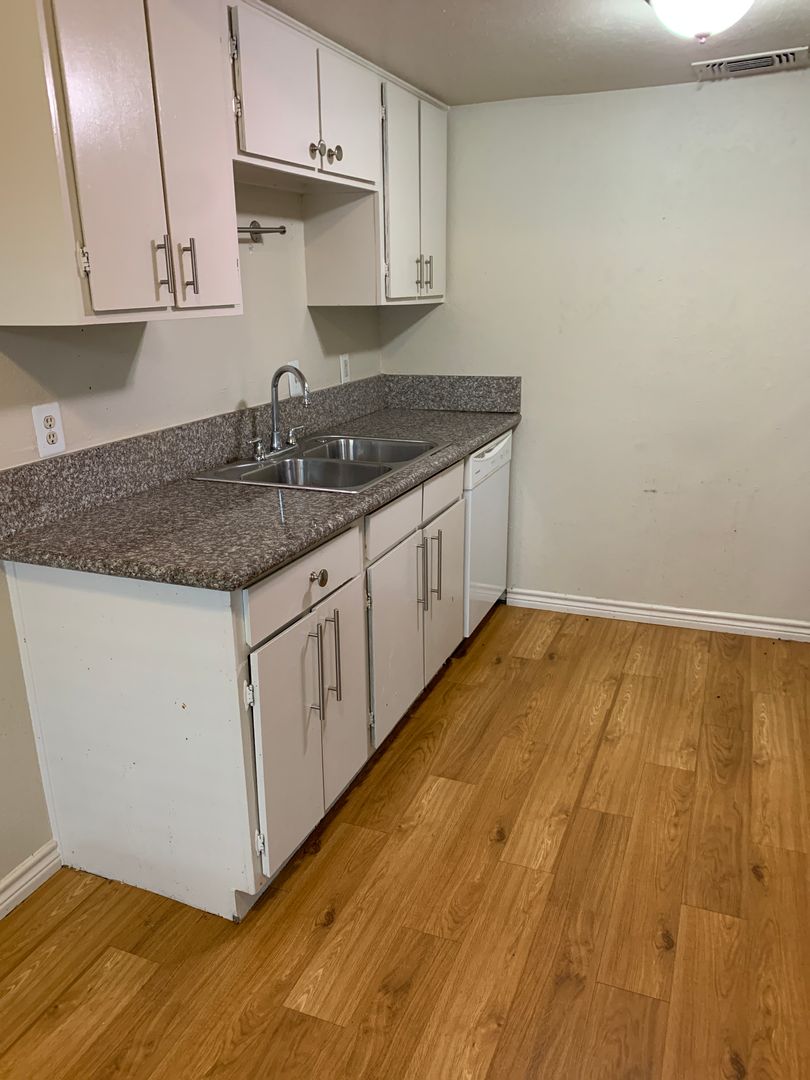 Denton Apartment: 2434 Louise Street