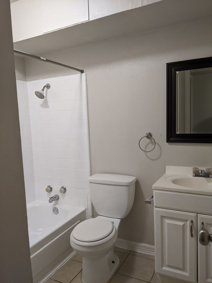1 Bed 1 Bath ALL BILLS PAID 12 of 12