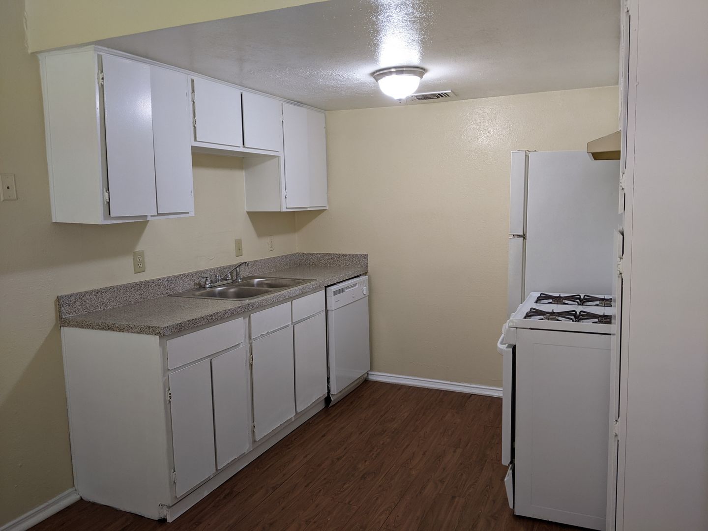 Denton Apartment: 2434 Louise Street