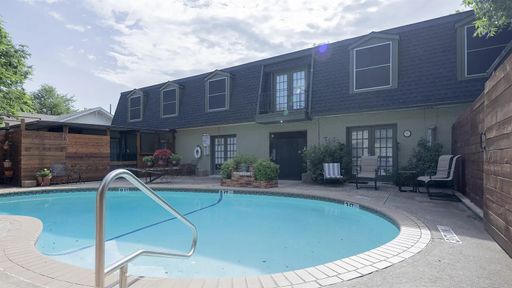 Quiet 2 bedroom minutes from downtown Denton – photo 1