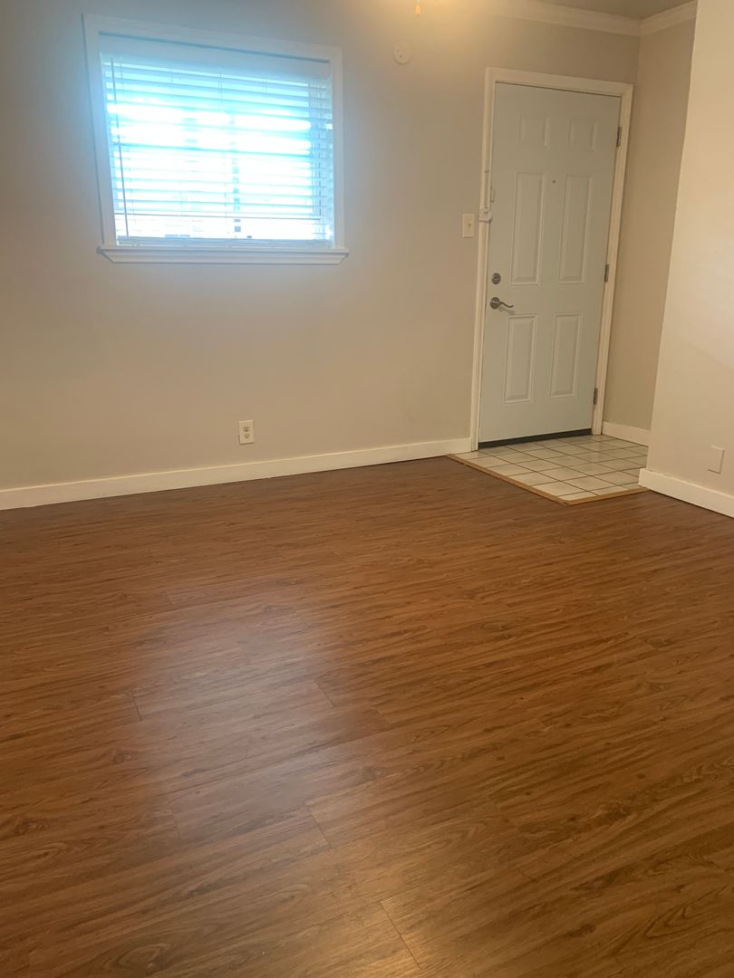 1 Bed 1 Bath - ALL BILLS PAID! 9 of 12