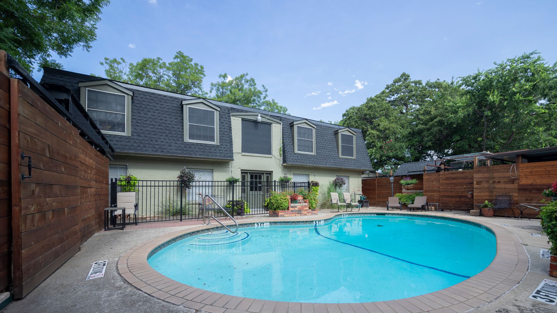 Denton Apartment: 1717 N. Locust St