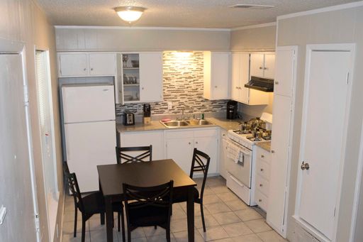 Updated 2 bedroom, 1 bath near UNT and Rayzor Ranch – photo 1