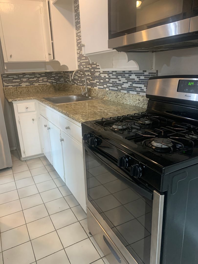 1 Bed 1 Bath - ALL BILLS PAID! 11 of 12