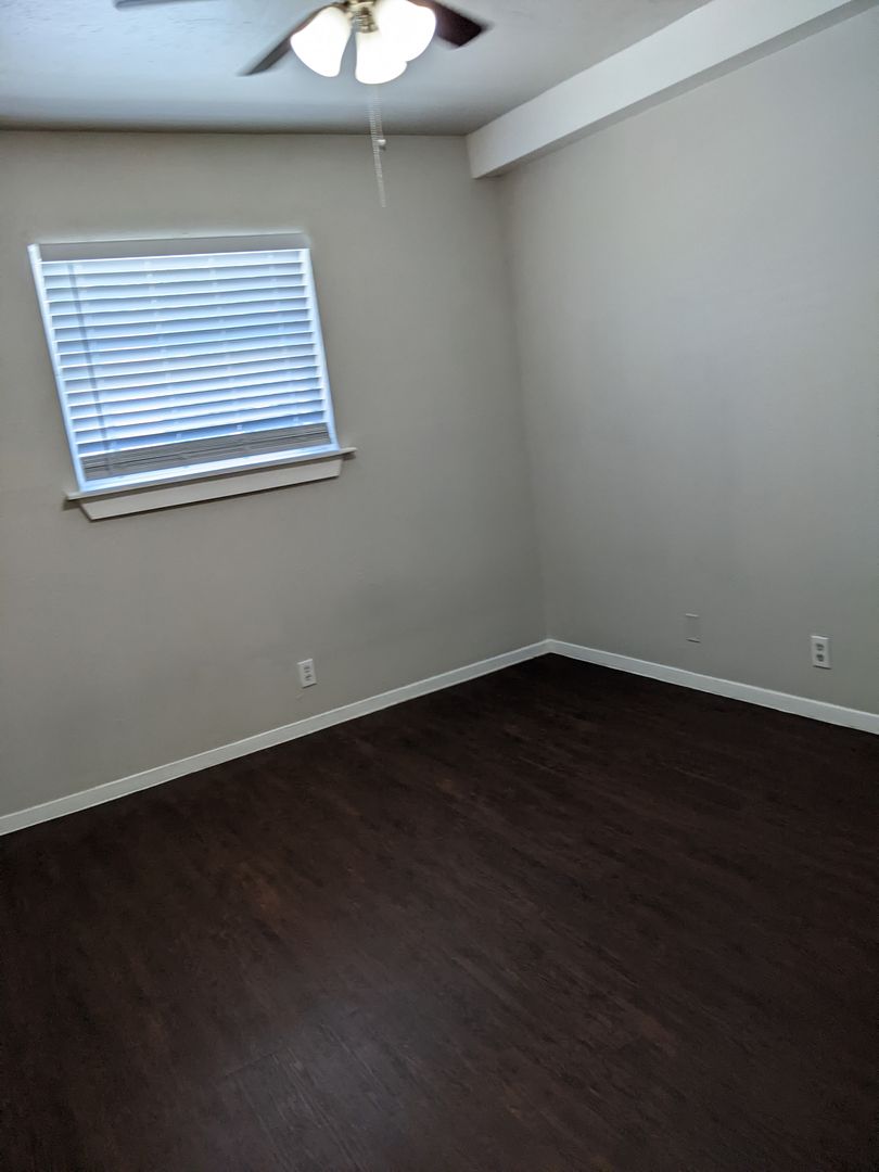 1 Bed 1 Bath ALL BILLS PAID 11 of 12