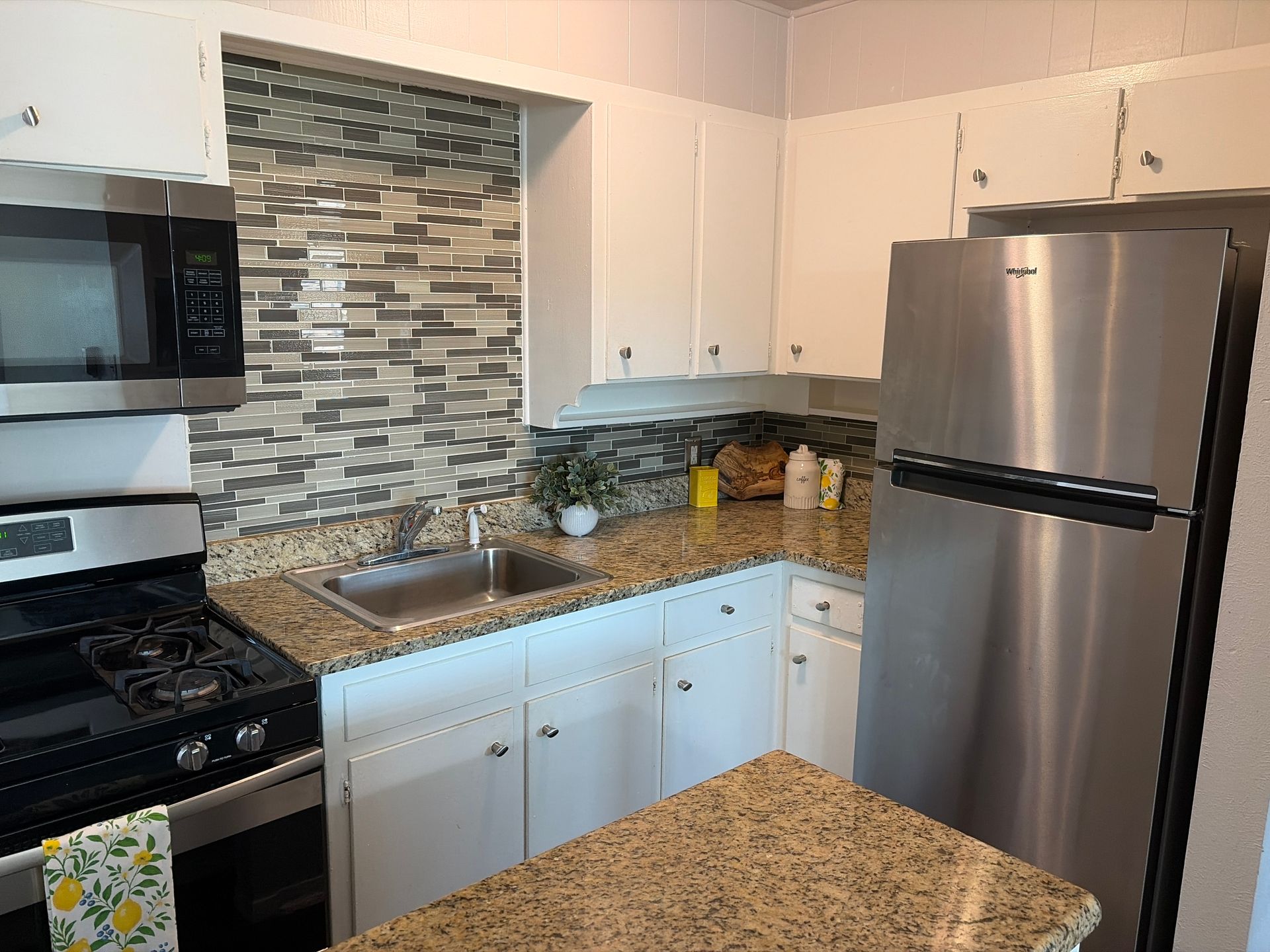 1 Bed 1 Bath - ALL BILLS PAID! 4 of 12
