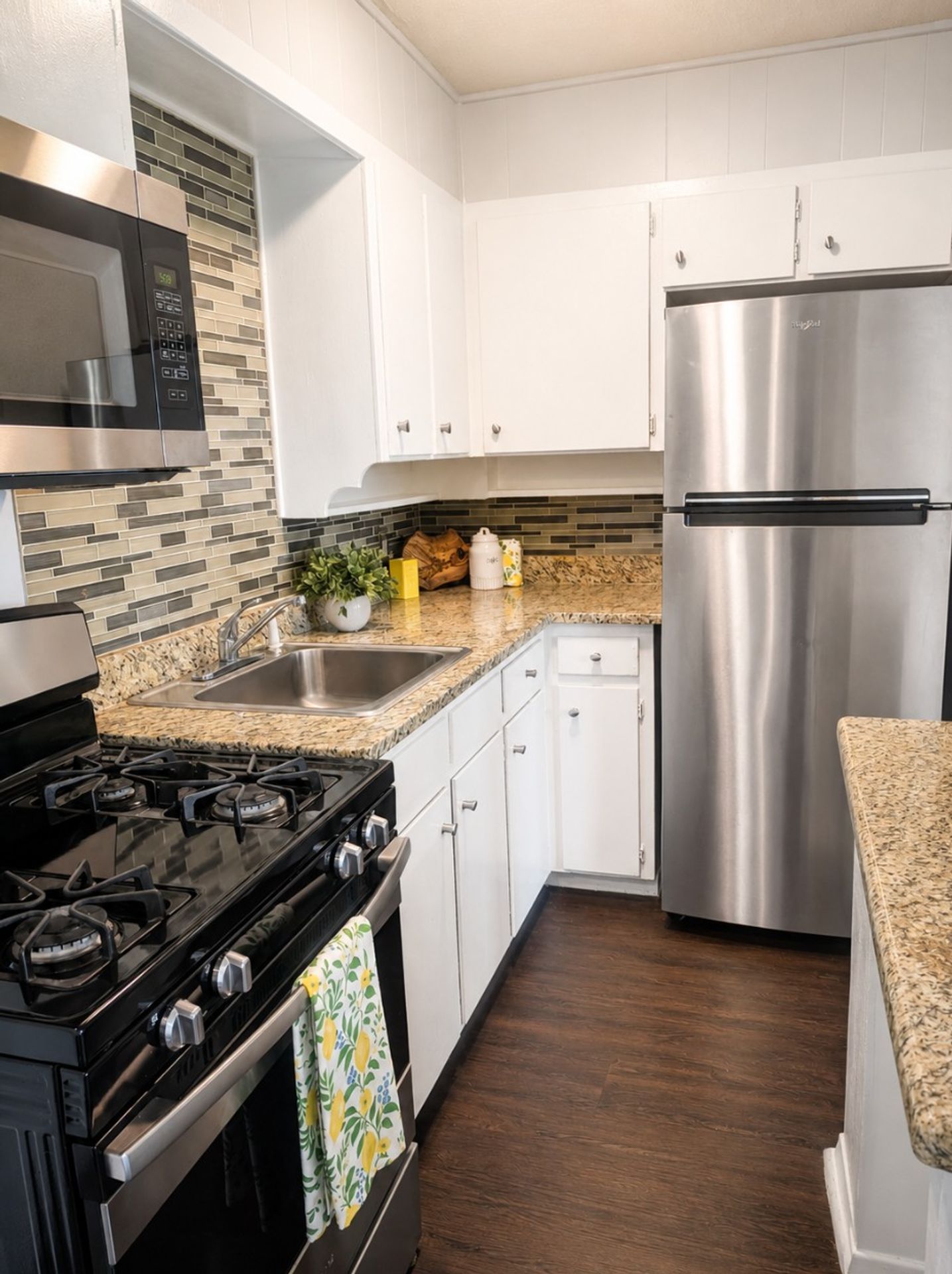 Denton Apartment: 2505 Louise Street