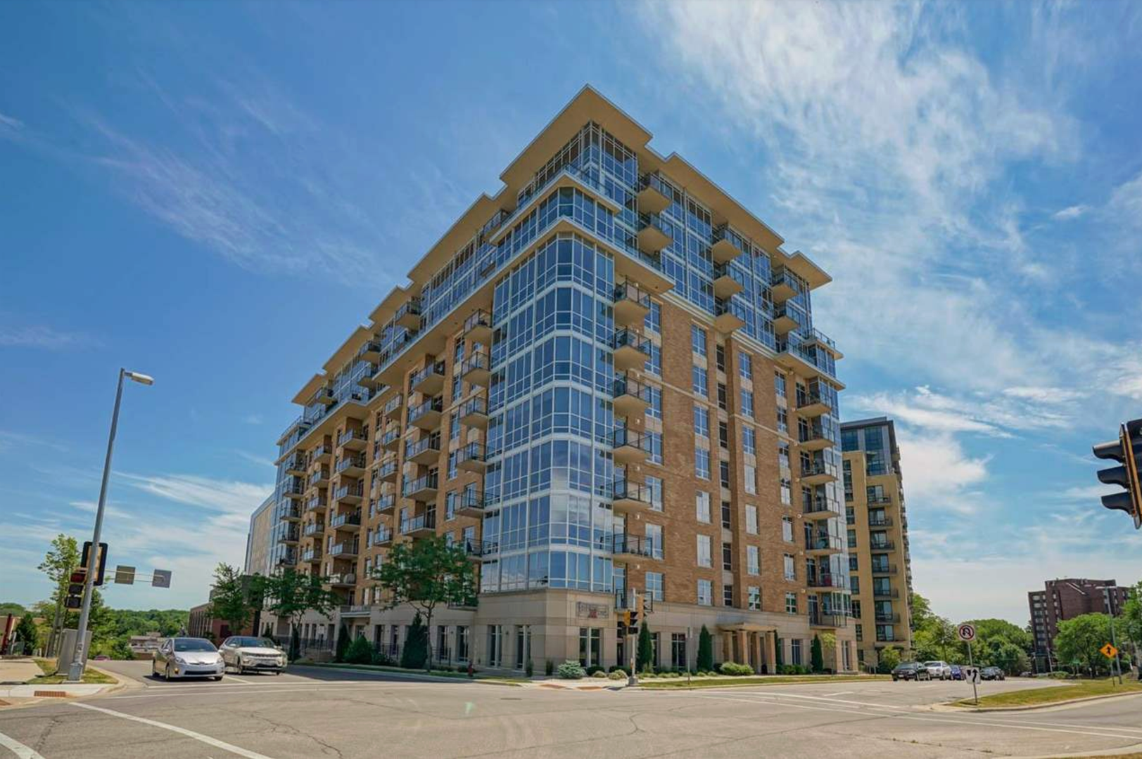 Madison Apartment: 625 N Segoe Rd