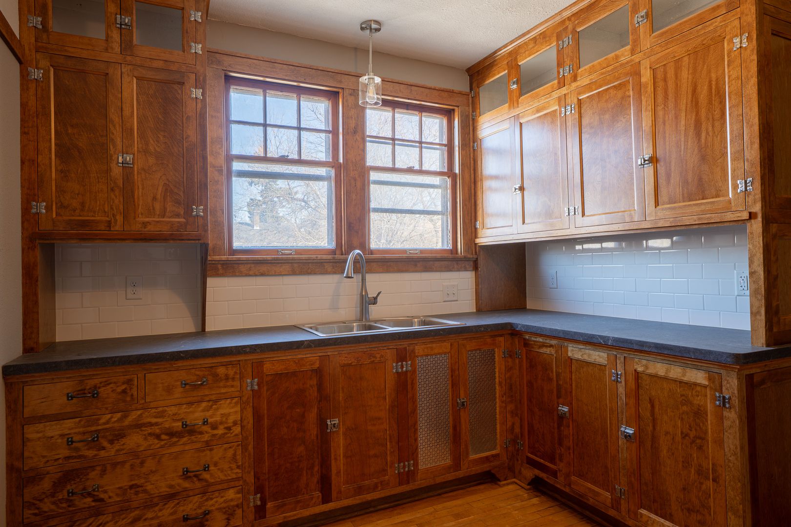 Milwaukee Apartment: 4202 W Martin Dr