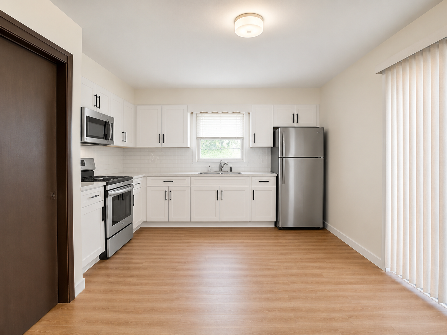 Janesville Apartment: 543-545 N Crosby Ave