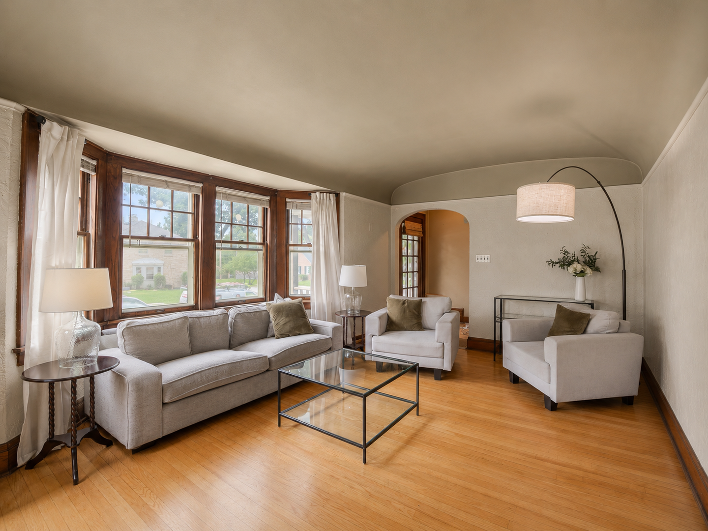 Wauwatosa Apartment: 2572 N 66th St