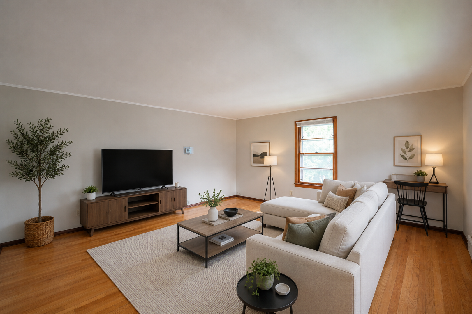 Madison Apartment: 430 Oak St
